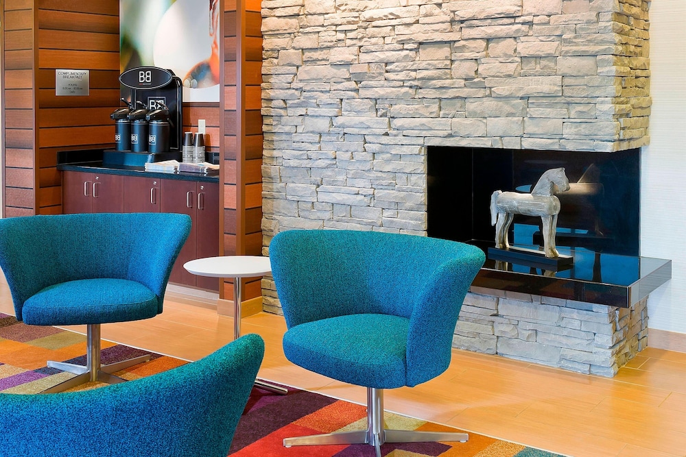 Fairfield Inn Suites Lexington Keeneland Airport — Lexington