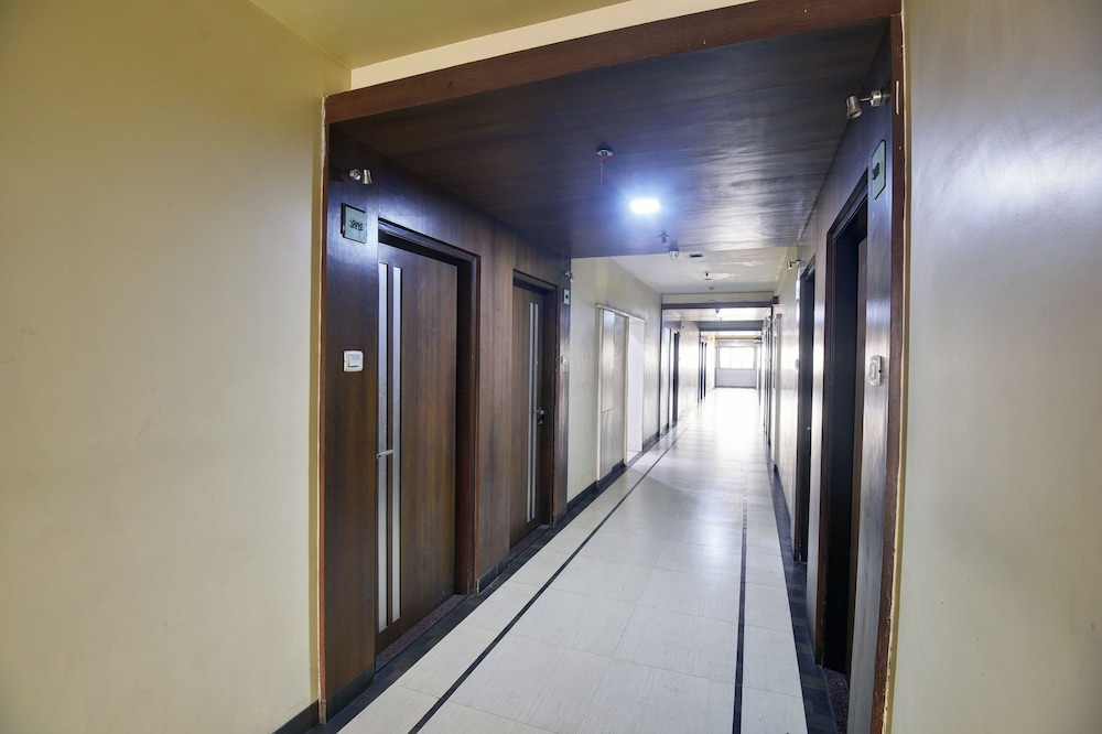 Glitz Hotels Devanshi Inn in Panvel, India