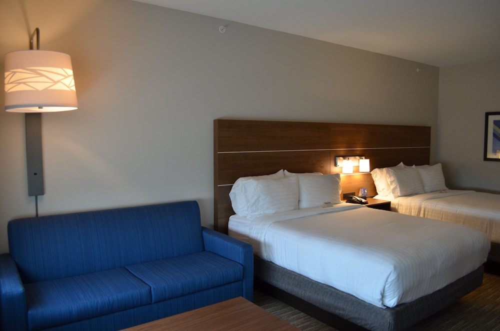 Holiday Inn Express & Suites Charlotte NE University Area by IHG - photo 26