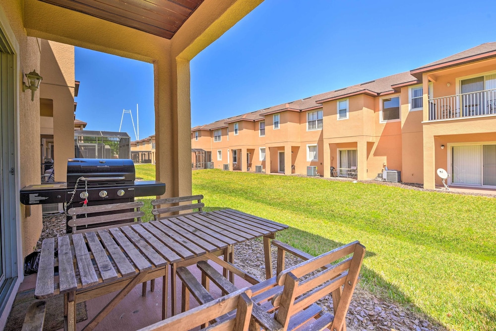 Cozy Resort Townhome w Gas Grill 3 Mi to Disney - photo 33