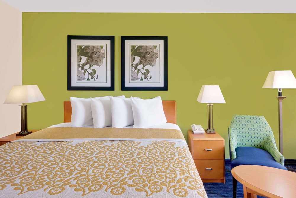 Days Inn by Wyndham Easton - photo 7