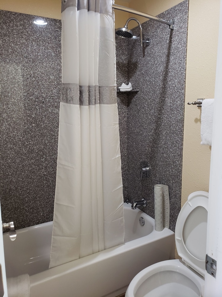 Taylor village inn and suites - photo 15