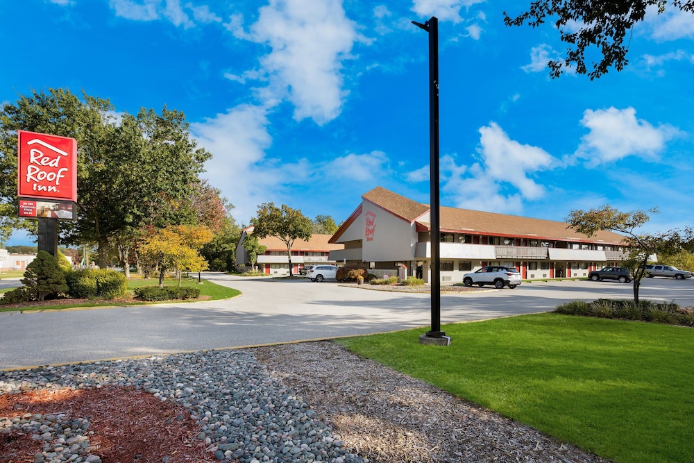 Red Roof Inn Cleveland Westlake - photo 35