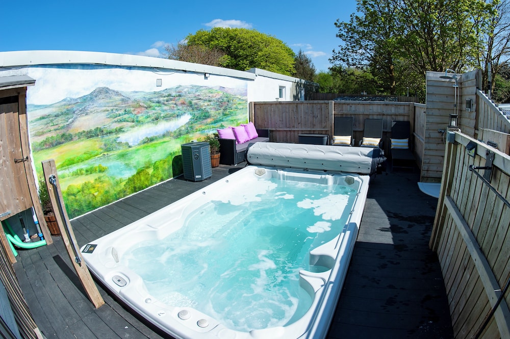 Railway Ramblers’ Rest in Yelverton, United Kingdom