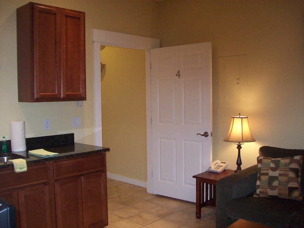 The Colonels Suites Unit 1 - photo 12