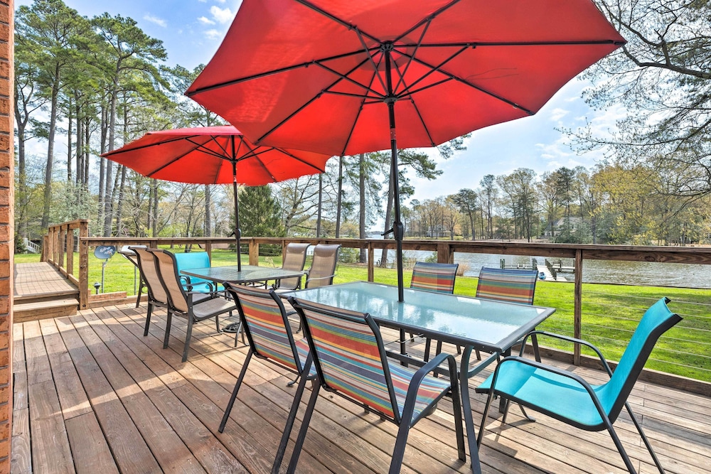 Rivers Edge Retreat with Kayaks and River Access — hotel in Kilmarnock