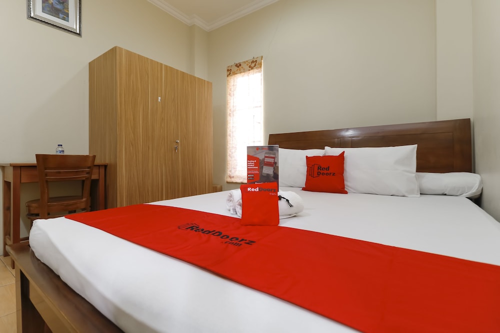 RedDoorz @ Kwitang - last minute hotel in Jakarta