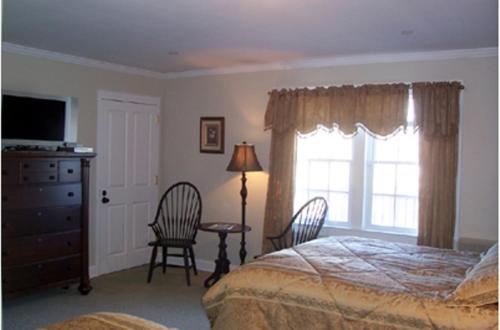 Townsend Manor Inn - photo 9