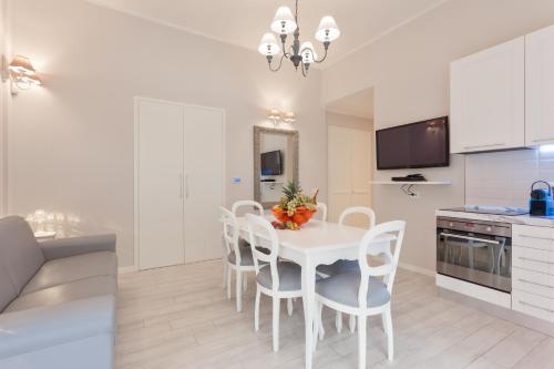 Home Holidays Rome 3 deluxe apartments in Vatican area — 4-Star Luxury Hotel in Rome, Italy