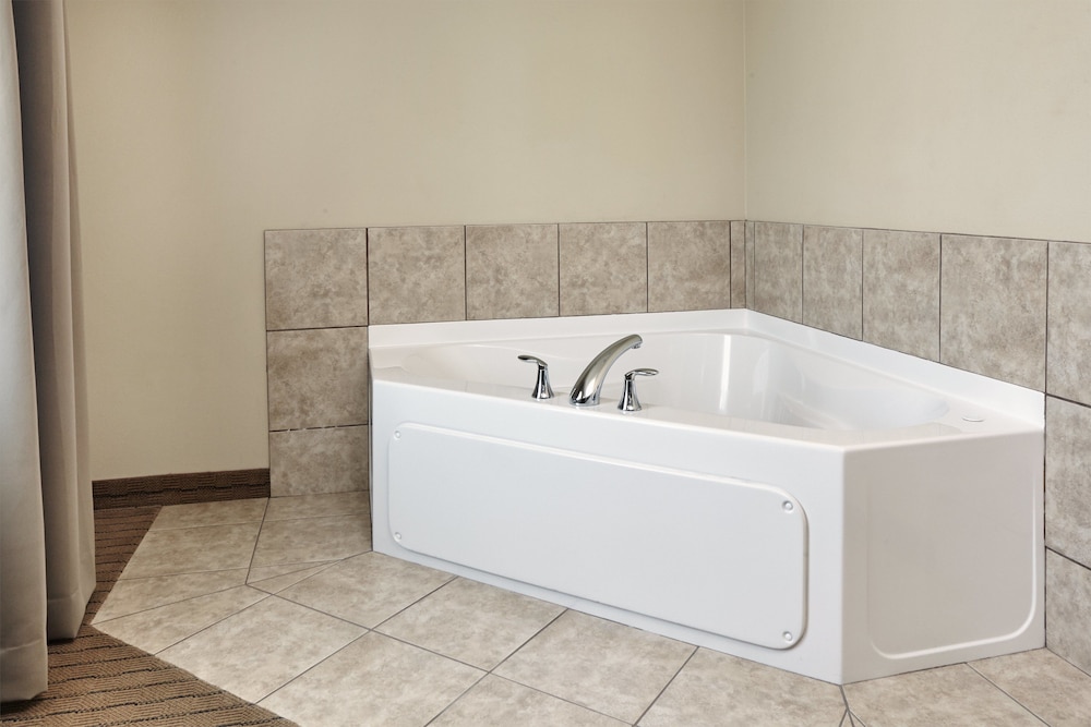Holiday Inn Express Hotel & Suites Madison Verona by IHG - photo 15