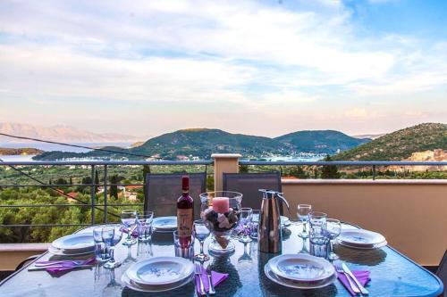 Villa Maria & George — 4-Star Luxury Hotel in Lefkada, Greece