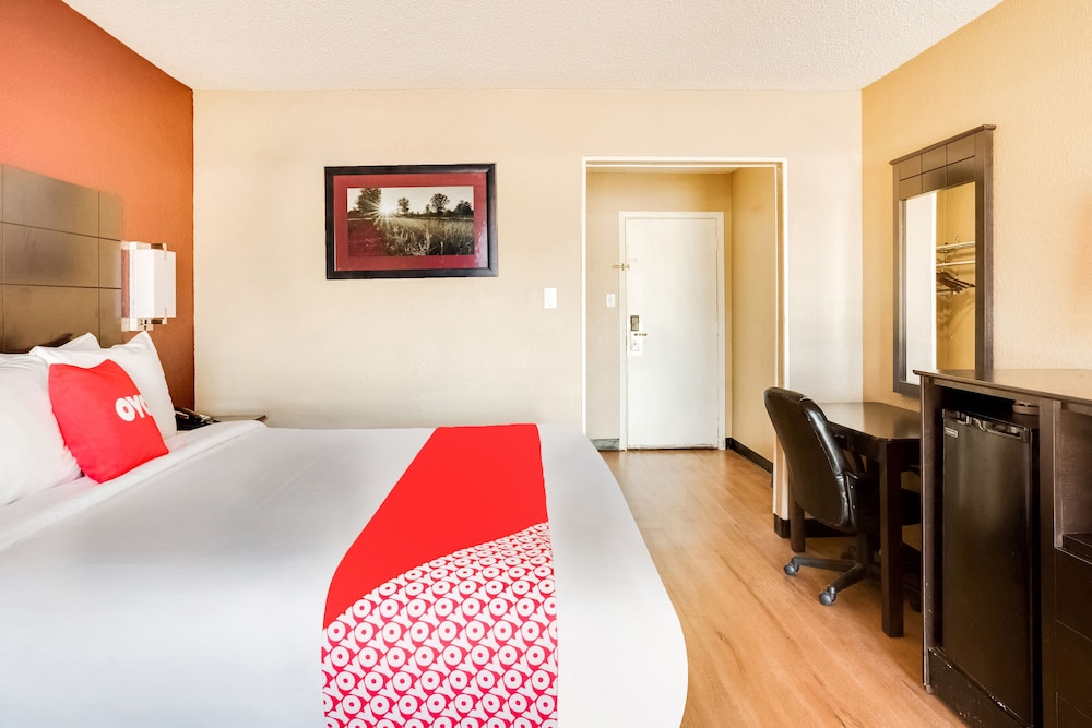 OYO Hotel Tyler Northwest Mineola Hwy - photo 5