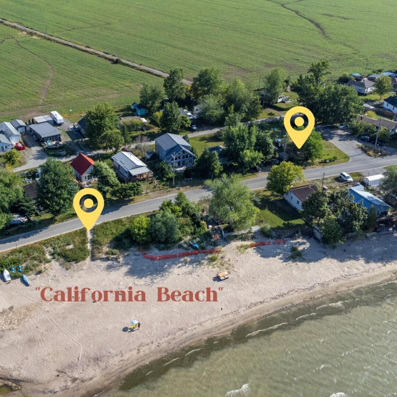 Fully Equipped Boho Lakeside Cottage with Hot Tub — 4-Star Luxury Hotel in Hamilton, Canada