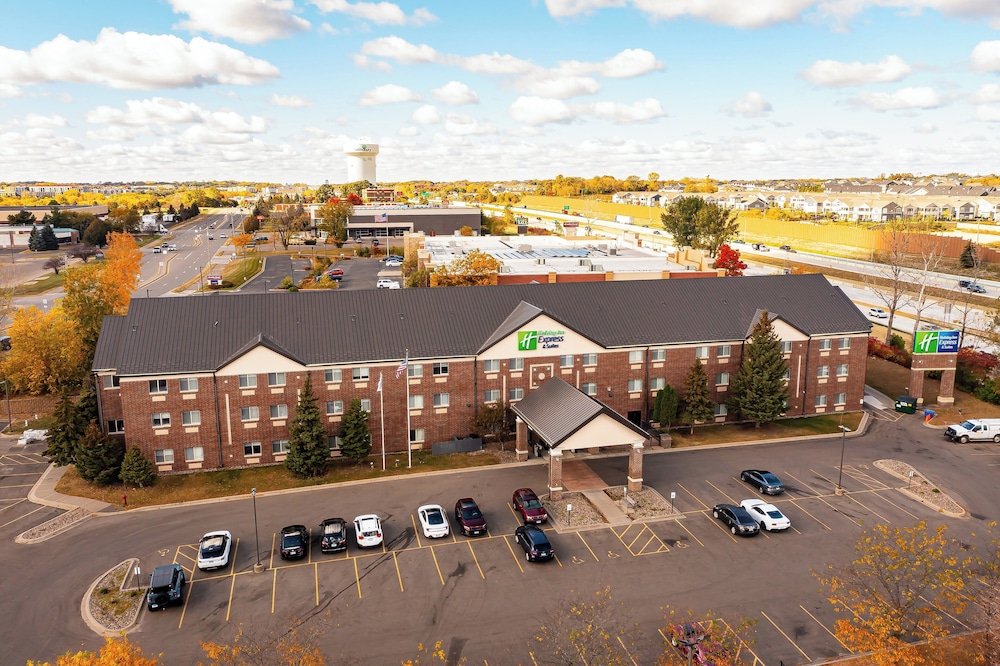 Holiday Inn Express Hotel & Suites St. Paul Woodbury by IHG - photo 67