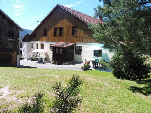 Charmant Gite Avec Garage Et Local Velos Au Pied Des Pistes De La Bresse Fr 1 589 127 — La Bresse