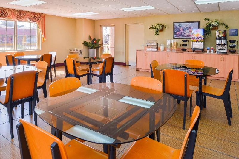 H3 Inn & Suites LAX Airport - photo 16