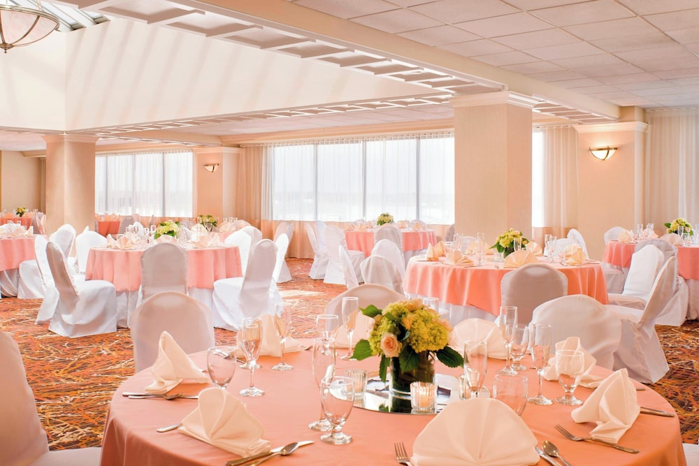 Sheraton Hartford Hotel at Bradley Airport - photo 25