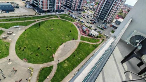AdoraPark 2025 Floor 10th Best City Park View ChrysFlatty6 — 4-Star Luxury Hotel in Arad, Romania