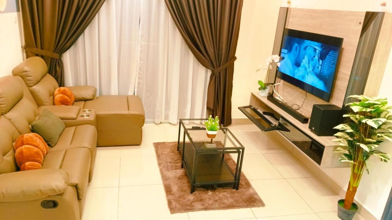 Kulai d'putra suites beside ioiMall near Airport and JPO — 4-Star Luxury Hotel in Kulai, Malaysia