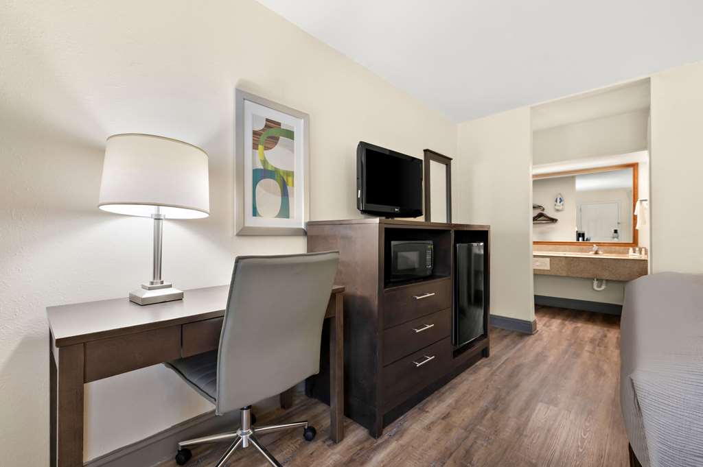 Quality Inn Pelham I 65 exit 246 - photo 13