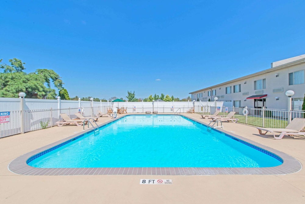 Ramada by Wyndham Vineland Millville Area - photo 17