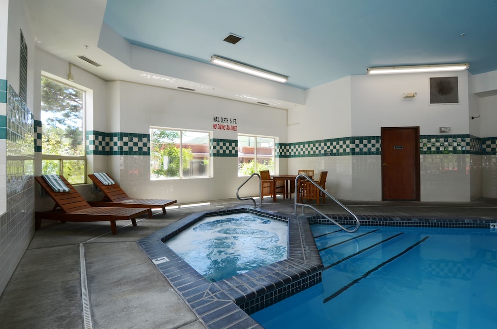 Wood River Inn & Suites - photo 9