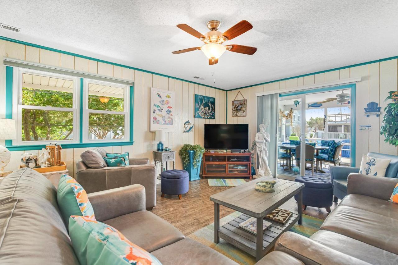 Channel Buoy Road 163 in Ocean City, United States