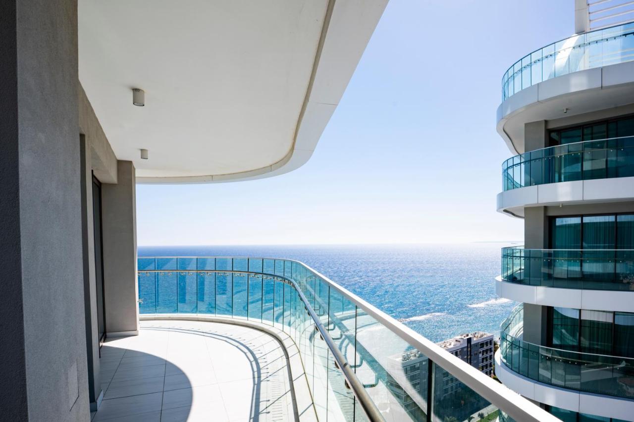 Del Mar Beachfront 3 Bedroom 'C' Residence