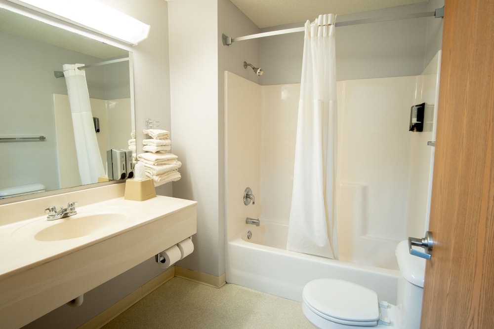 Coratel Inn and Suites by Jasper New Richmond - photo 20