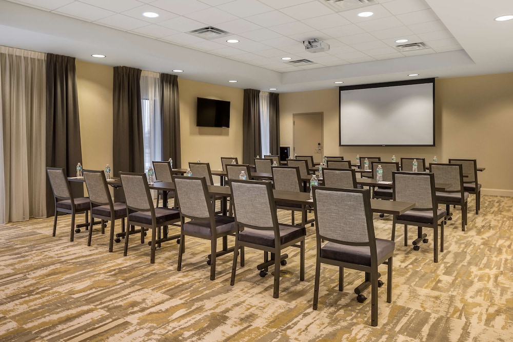 Hampton Inn & Suites Newport Cincinnati - photo 47