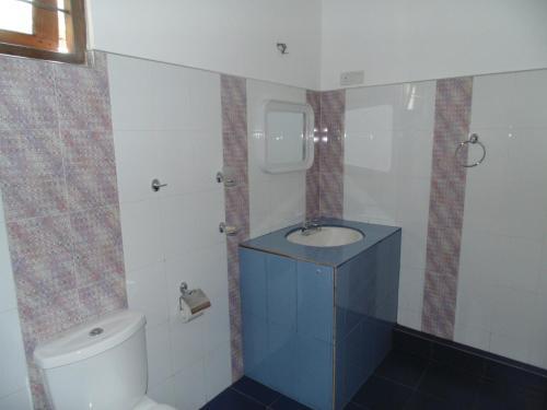 White Eagle Hotel — Dambulla — photo 2