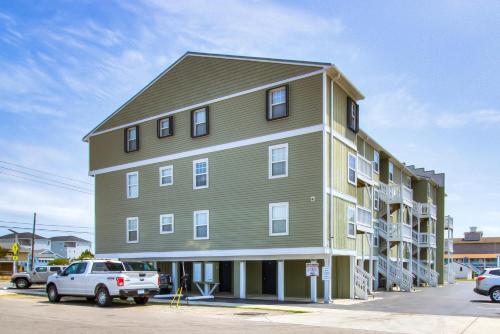 Driftwood Villa 101 by Carolina Beach Realty — 4-Star Luxury Hotel in Carolina Beach, United States