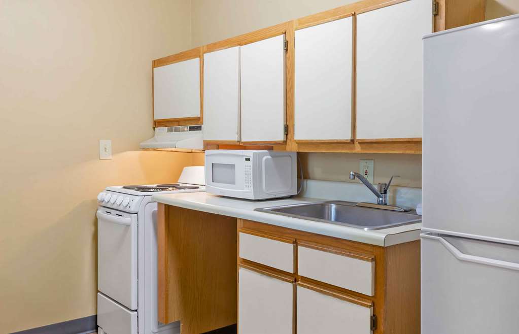 Suburban Studios Cary RDU Airport - photo 22