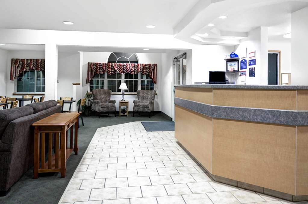Microtel Inn & Suites by Wyndham Mankato - photo 2