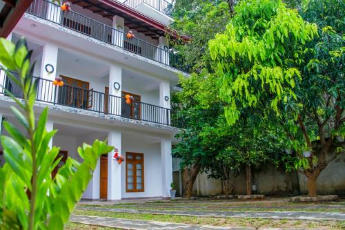 Three Elephant Holiday Inn - last minute hotel in Sigiriya
