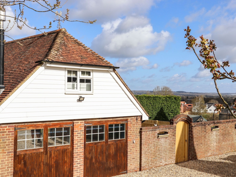 Orchard Retreat — 4-Star Luxury Hotel in Paddock Wood, United Kingdom