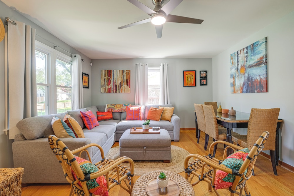 1 Mi to Colonial Beach: Coastal Gem w 2 Porches in Colonial Beach, United States