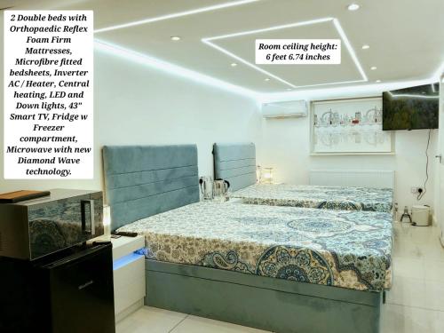 Air Conditioned Modern Double Bed Room With Private Attached Bathroom Free Parking Near London Heathrow Airport And Southall Broadway 17838520 — Southall