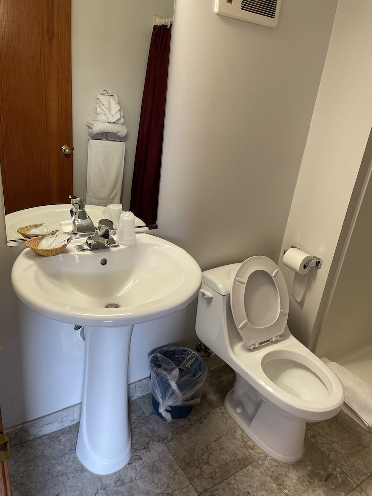 Vibe Inn Whirlpool Suites - photo 20