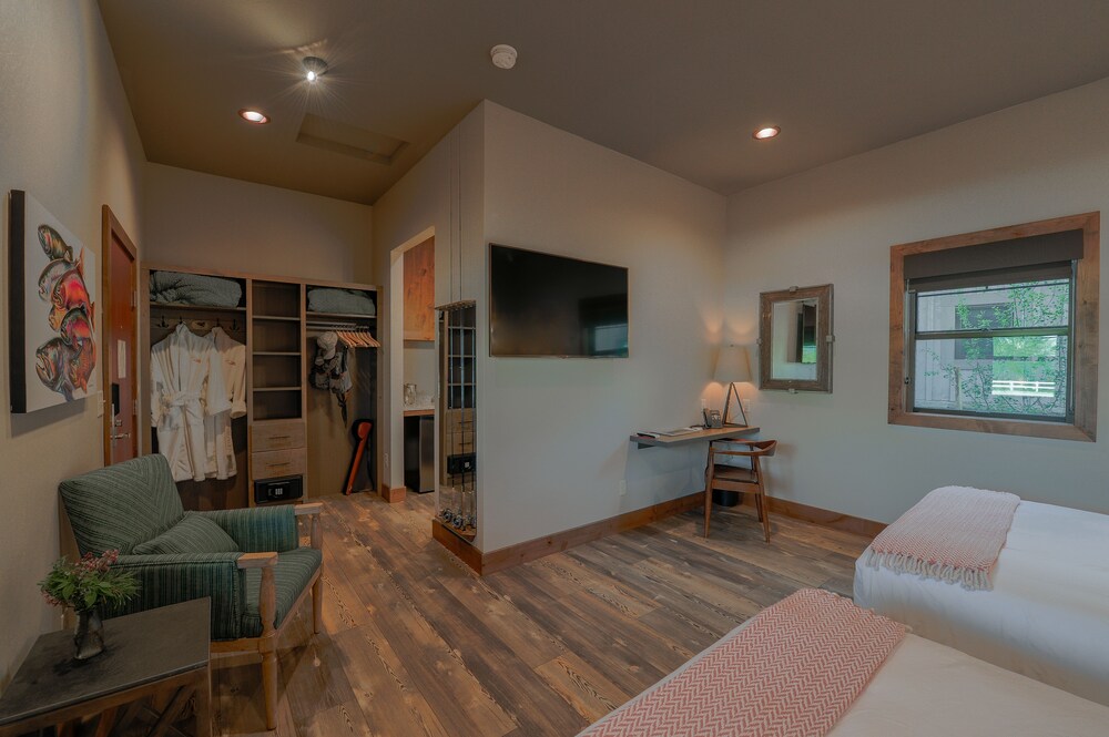 Golden Stone Inn - photo 11