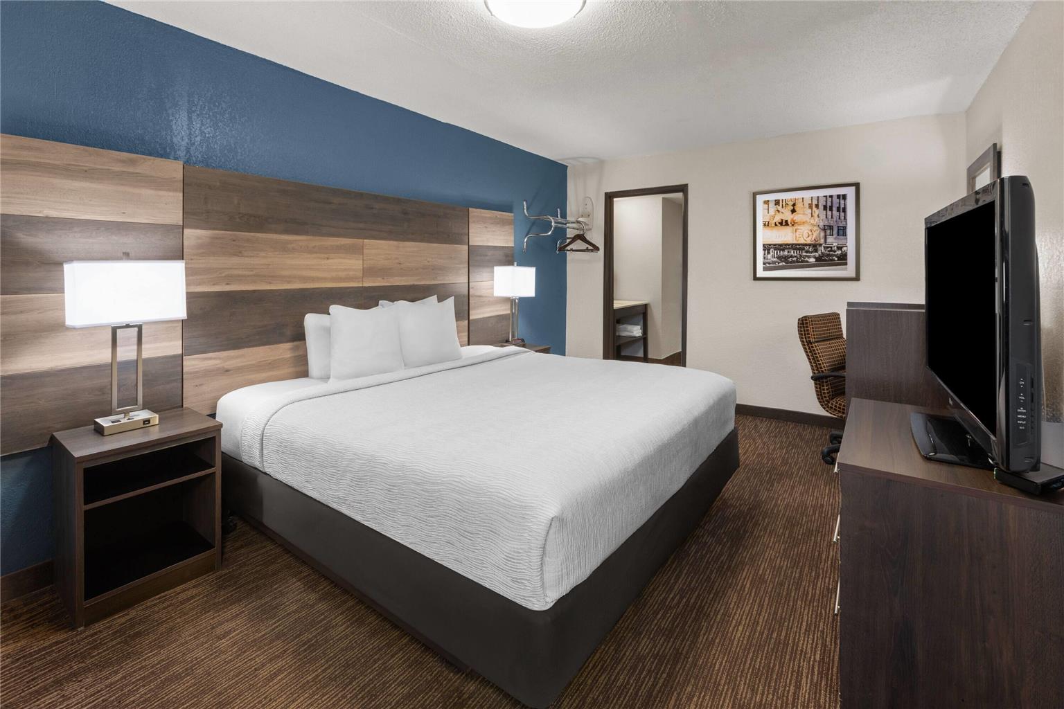 Baymont by Wyndham Downtown Detroit - photo 9