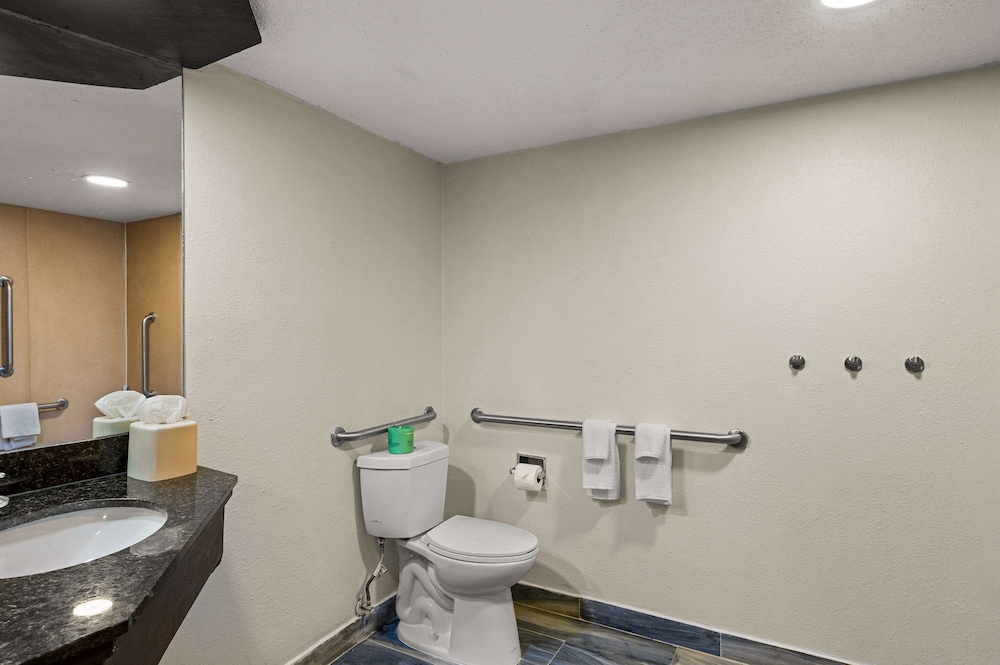Quality Inn & Suites North Little Rock - photo 10