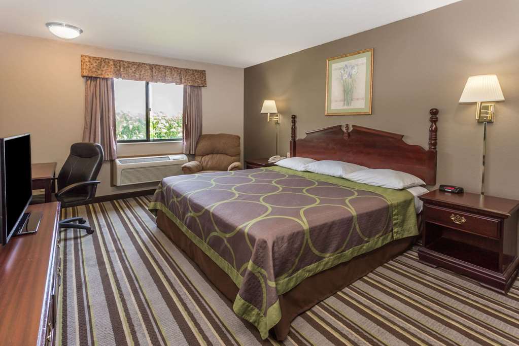 Super 8 by Wyndham Yorkville - photo 5