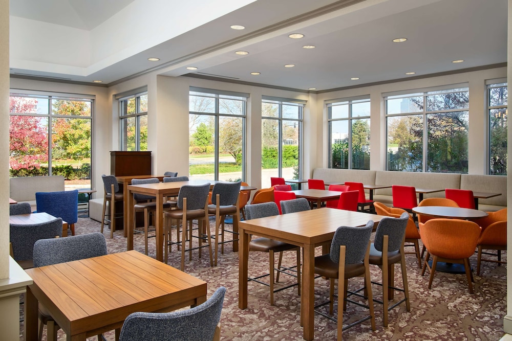 Hilton Garden Inn Schaumburg - photo 23