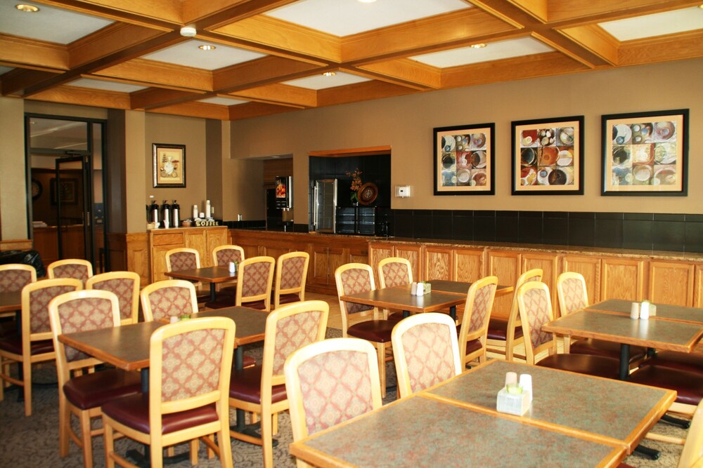 Sterling Hotel and Suites - photo 37