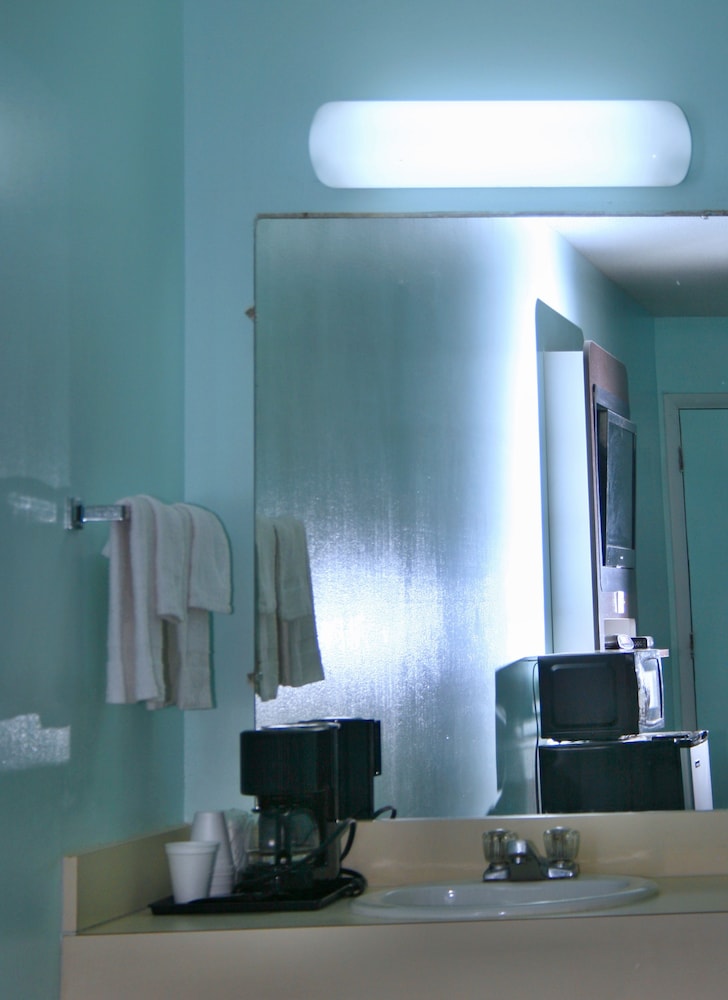 Relax Inn Motel - photo 15