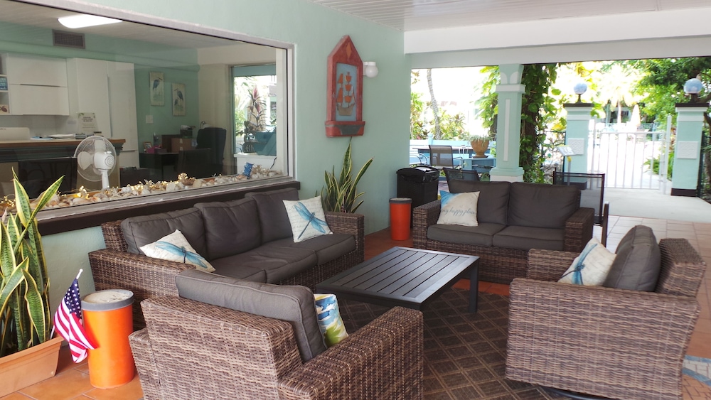 Island House Hotel - photo 49