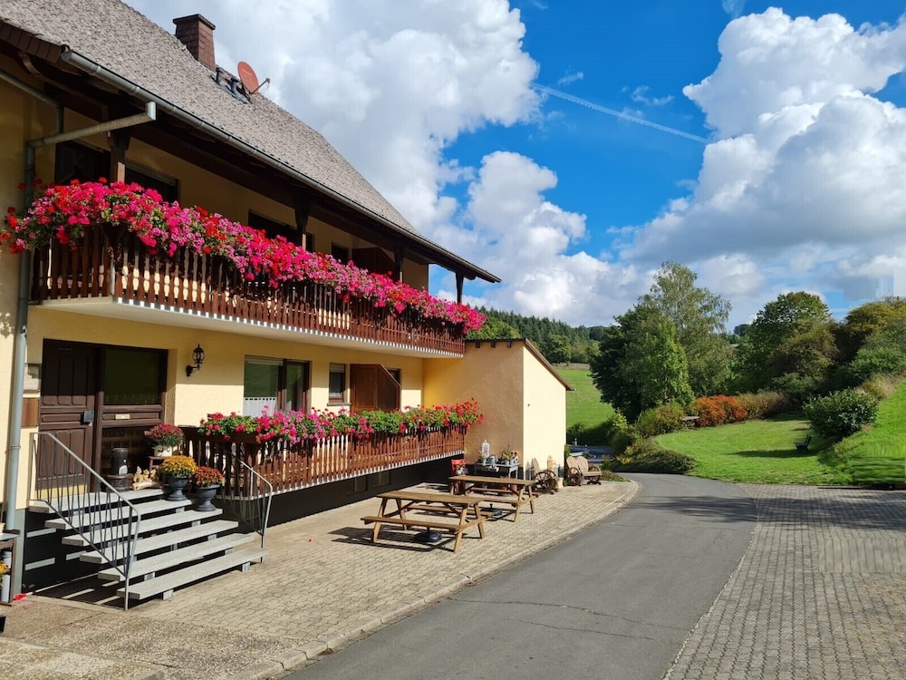 Gasthaus Paula App. C — 4-Star Luxury Hotel in Udersdorf, Germany