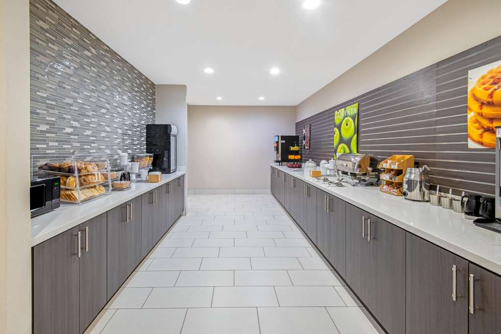 La Quinta Inn & Suites by Wyndham Weatherford OK - photo 26