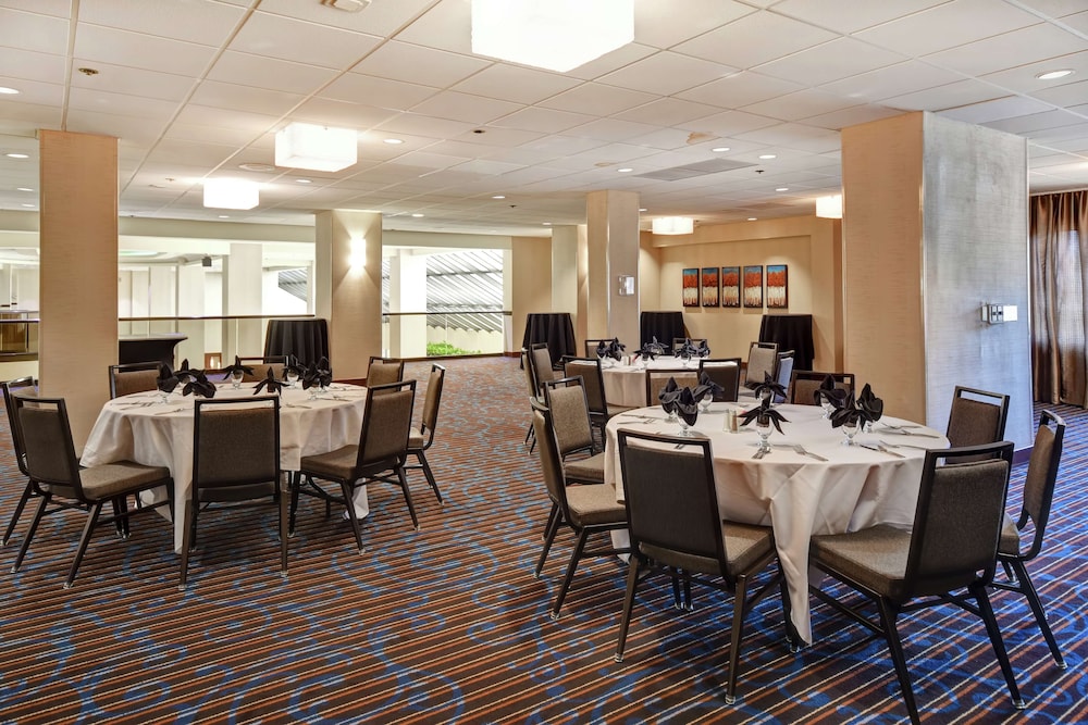 Embassy Suites by Hilton Santa Clara Silicon Valley - photo 77